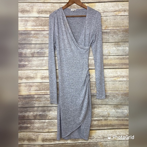 Aritzia Wilfred Free Klum dress size M Grey long sleeve soft - Picture 2 of 8